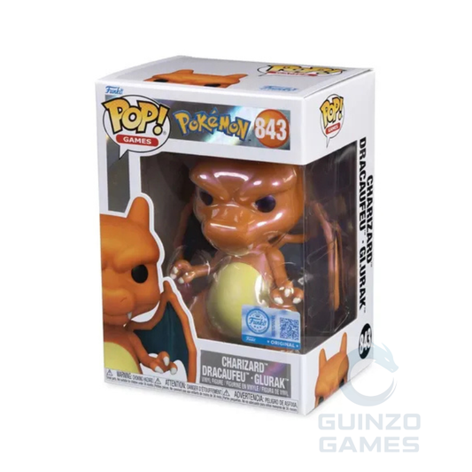 Scatola con action figure Funko Pop Charizard 843 in confezione trasparente